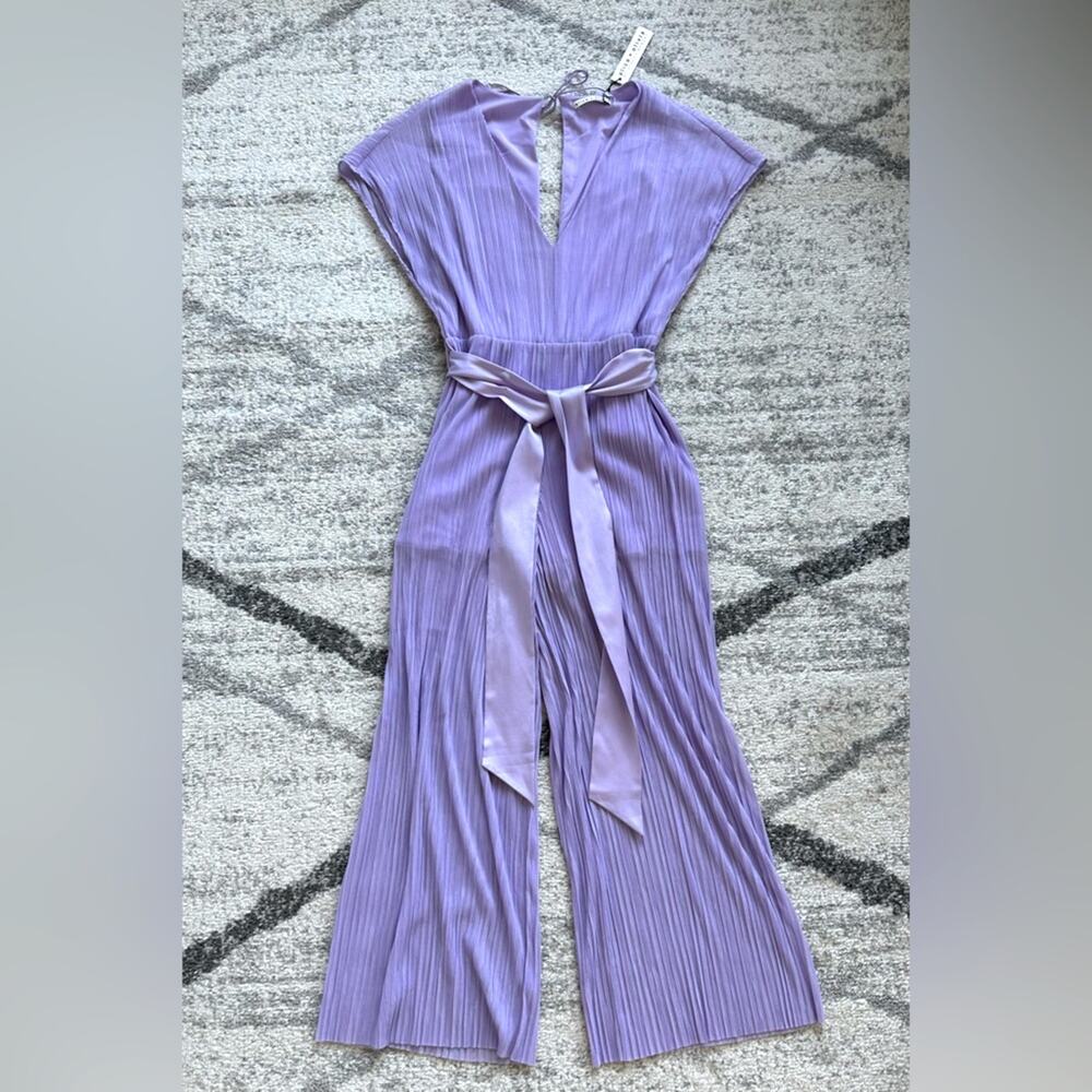 NWT Alice + Olivia Mitsue Gaucho Jumpsuit in Lavender Size 8 - Picture 8 of 16
